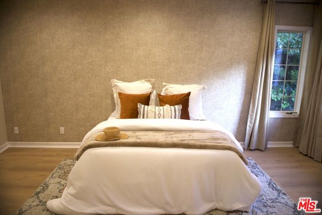 11502 Dona Teresa Drive, Studio City CA: https://media.crmls.org/mediaz/02a365e6-e5c0-43fc-a688-23113daba8e8.jpg