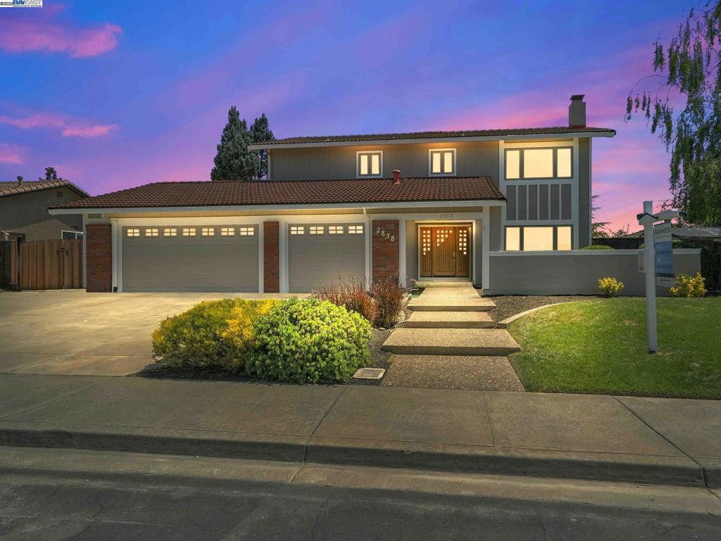 2858 Superior Dr