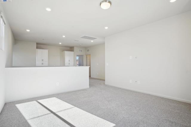 5337 Cardinal St, Antioch CA: https://media.crmls.org/mediaz/02a52302-be3c-4aaf-bcbd-f5968e352a37.jpg