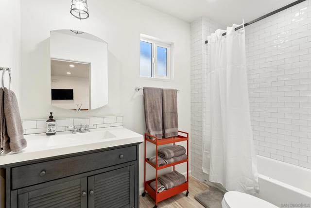 4066 Cherokee Ave, San Diego CA: https://media.crmls.org/mediaz/02a5d38b-52b3-4ae0-8223-b5f0f64e0a34.jpg