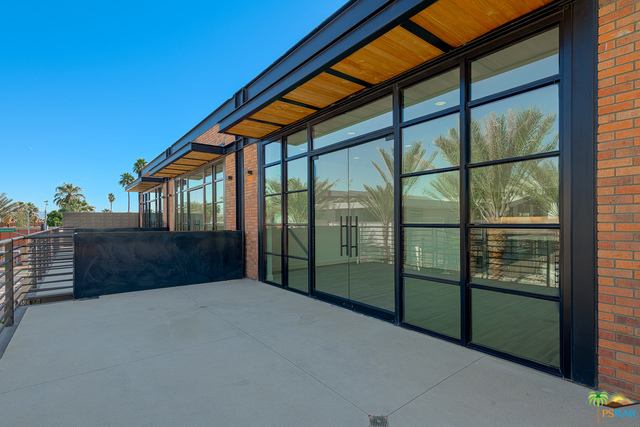 111 N Palm Canyon Drive, Palm Springs CA: https://media.crmls.org/mediaz/02a72d71-386b-4022-8215-1ee68cfa33d6.jpg