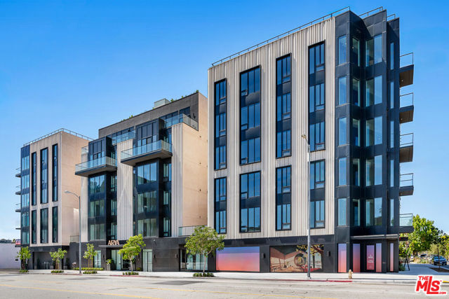 10700 Tabor Street, Los Angeles CA: https://media.crmls.org/mediaz/02a7c682-cd93-42ed-8333-eb2592c6177e.jpg