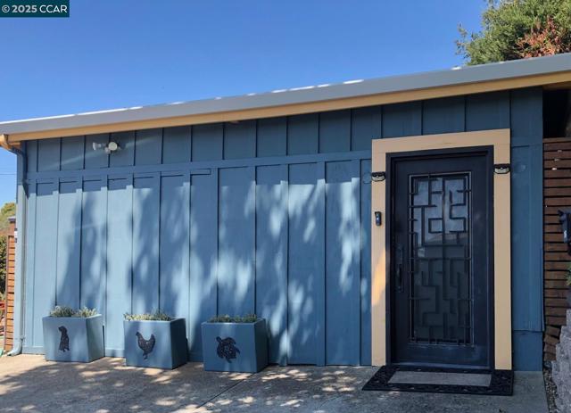 1502 Hillcrest Road, San Pablo CA: https://media.crmls.org/mediaz/02a7e839-9ed8-4e7f-bae7-1af10ed7d66b.jpg