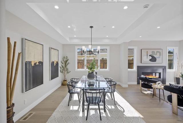 1303 American Way, Menlo Park CA: https://media.crmls.org/mediaz/02a81e33-00fb-4797-b86b-f45ed4e4b830.jpg