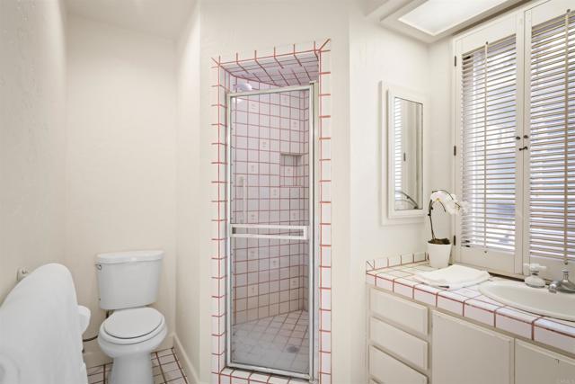 Detail Gallery Image 34 of 60 For 1879 Viking Way, La Jolla,  CA 92037 - 5 Beds | 5/1 Baths