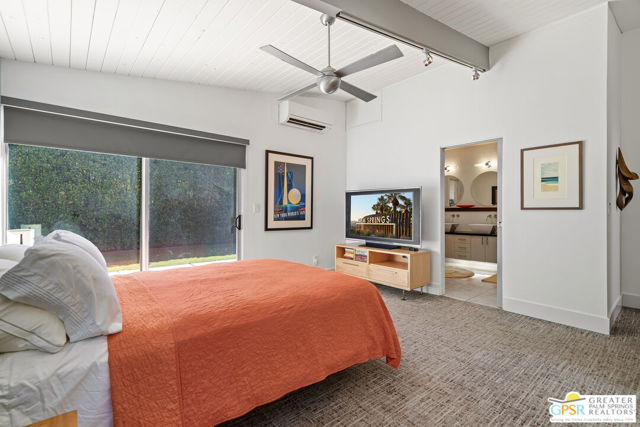 844 N Topaz Circle, Palm Springs, CA 92262