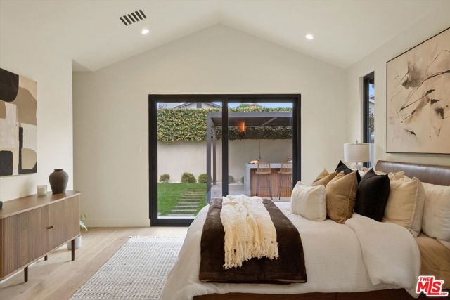 13949 Cumpston Street, Sherman Oaks CA: https://media.crmls.org/mediaz/02a8a4a2-477e-48dc-853b-f5eee2b1ef56.jpg