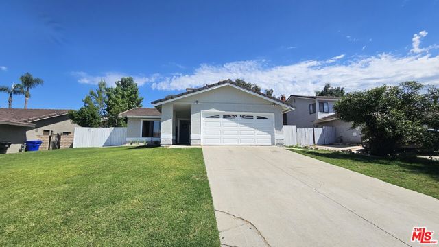 7024 Laurel Place, Highland CA: https://media.crmls.org/mediaz/02a93fb3-b625-41b7-9ec1-00defdad2cca.jpg
