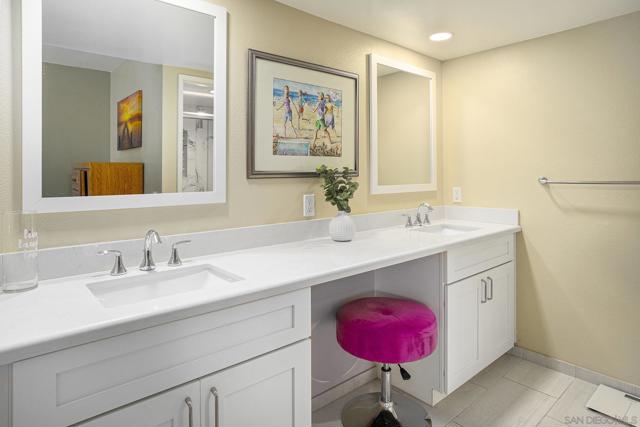 2026 Avenue of the Trees, Carlsbad CA: https://media.crmls.org/mediaz/02a94a32-75ee-48b5-9680-044209c4b229.jpg