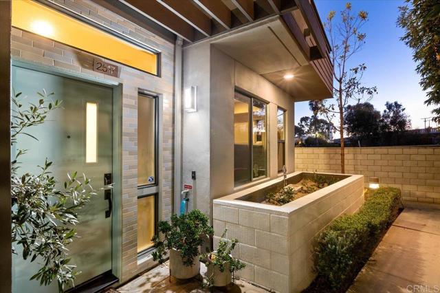 Detail Gallery Image 7 of 63 For 2517 State St, Carlsbad,  CA 92008 - 2 Beds | 2/2 Baths