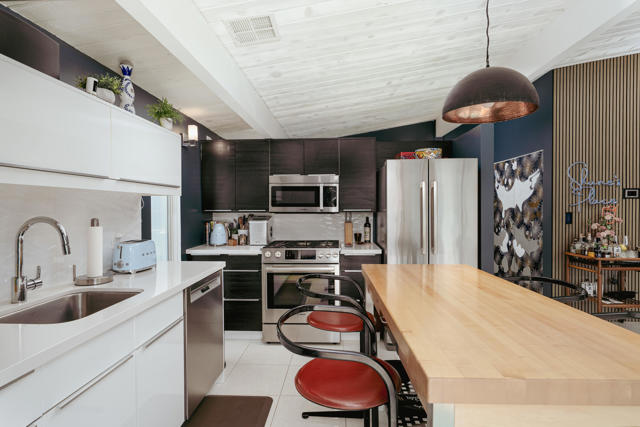2845 E Wyman Drive, Palm Springs CA: https://media.crmls.org/mediaz/02aad343-dcc5-4aa8-81a1-ef785f6a9ae6.jpg