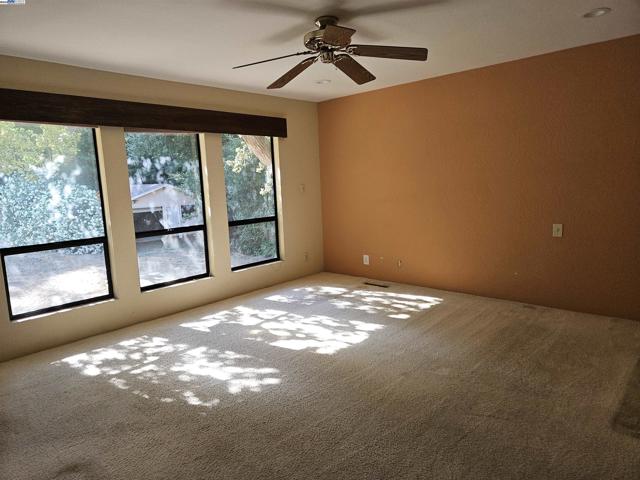 29625 Palomares Rd, Castro Valley CA: https://media.crmls.org/mediaz/02aad7b1-51de-4c61-81fd-7c03b94e10ec.jpg