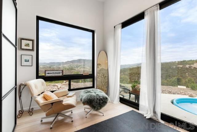 1615 Vista Del Lago, Fallbrook CA: https://media.crmls.org/mediaz/02ab14a4-34c9-47cd-b30e-5bb10484f6ed.jpg