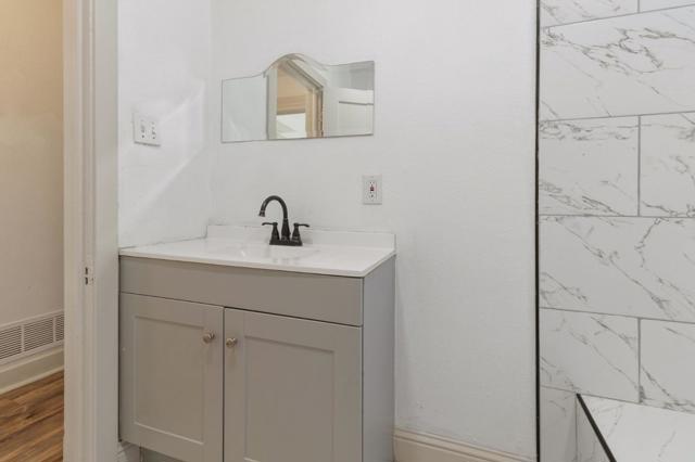 335 W 20th Street, Merced CA: https://media.crmls.org/mediaz/02ab3502-2805-43ab-b982-fb79fe3be475.jpg