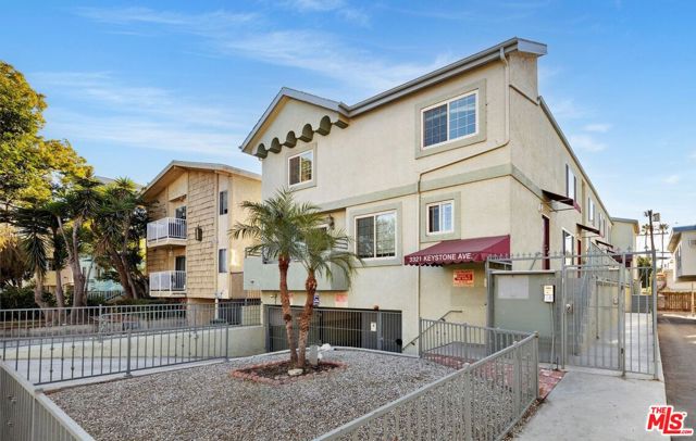 3321 Keystone Avenue, Los Angeles CA: https://media.crmls.org/mediaz/02ab7b21-7c68-4d07-a83b-96c1aa892729.jpg