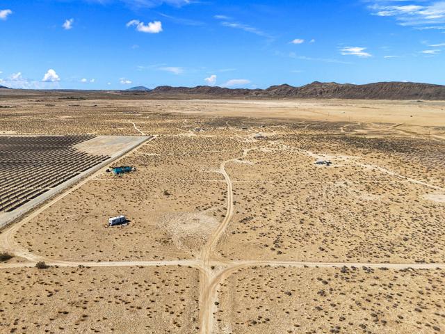0 Sun Mesa Road, Joshua Tree CA: https://media.crmls.org/mediaz/02acab27-108f-4435-baa2-d4e3e7d377af.jpg
