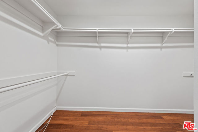 1887 Greenfield Avenue, Los Angeles CA: https://media.crmls.org/mediaz/02acd101-8316-49c6-82f4-13353c51aebd.jpg