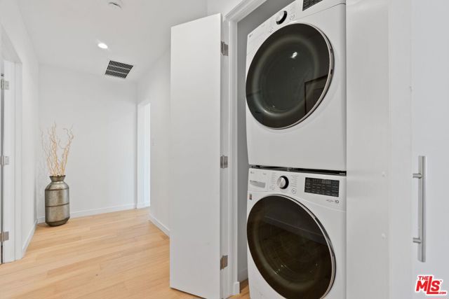 2671 Federal Avenue, Los Angeles CA: https://media.crmls.org/mediaz/02acd69e-c95b-4810-97b0-9118affe53b1.jpg