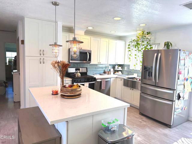 Detail Gallery Image 2 of 13 For 2633 Captains Ave, Port Hueneme,  CA 93041 - 2 Beds | 2 Baths