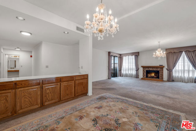 15150 Dickens Street, Sherman Oaks CA: https://media.crmls.org/mediaz/02adc2a7-fbfa-428d-b15b-e771c3baaf26.jpg