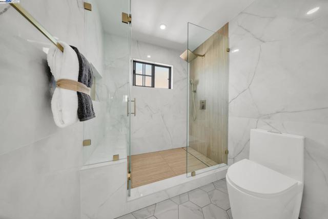524 Gamay Ct, Fremont CA: https://media.crmls.org/mediaz/02ae1e79-5968-48f9-b4b9-27df80a7d3e0.jpg