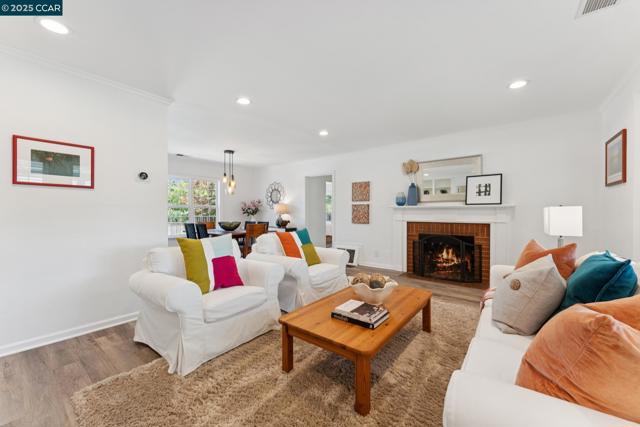 347 Valley View Rd, Pleasant Hill CA: https://media.crmls.org/mediaz/02ae4c6b-f64c-42e2-9a18-15d8d367d71a.jpg