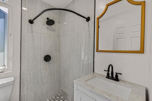 2708 60th Avenue, Oakland CA: https://media.crmls.org/mediaz/02af74e2-a9b1-42ab-94c2-da0d8ff79275.jpg