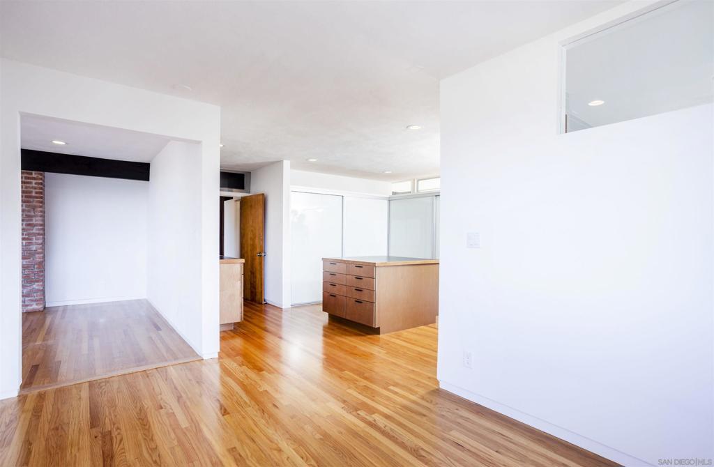 MLS #250043827SD image #16