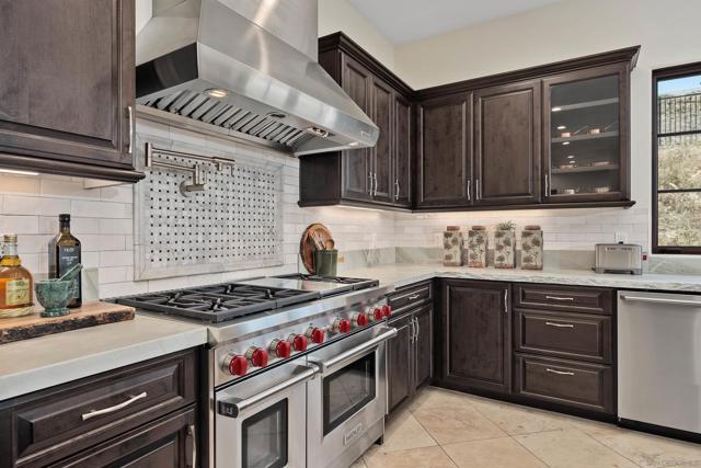 7545 Top O The Morning Way, San Diego CA: https://media.crmls.org/mediaz/02b05ef0-c471-4db3-bcc2-d75fab9ee4f0.jpg