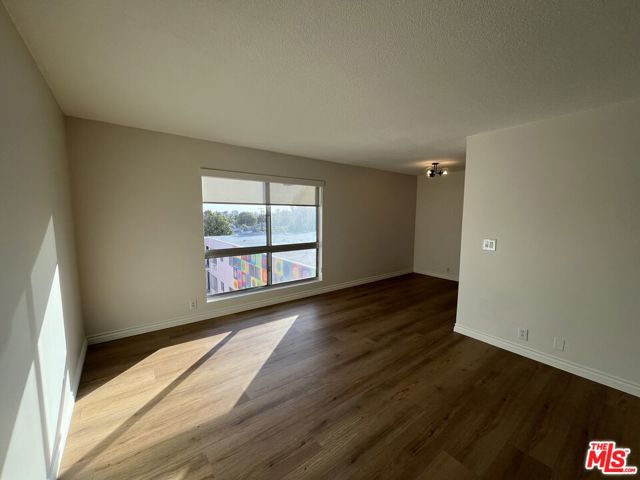 970 Palm Avenue, West Hollywood CA: https://media.crmls.org/mediaz/02b07069-7ac8-492d-becd-c2ef7b58c344.jpg