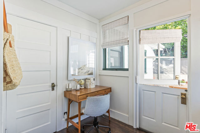 601 S Hudson Avenue, Pasadena CA: https://media.crmls.org/mediaz/02b104b1-3947-4ce0-a1b6-dc9b9b1eb532.jpg