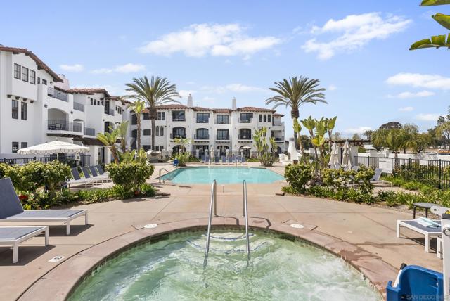 7310 Estrella De Mar, Carlsbad CA: https://media.crmls.org/mediaz/02b1a278-202b-4521-ba5f-bec99738cc92.jpg