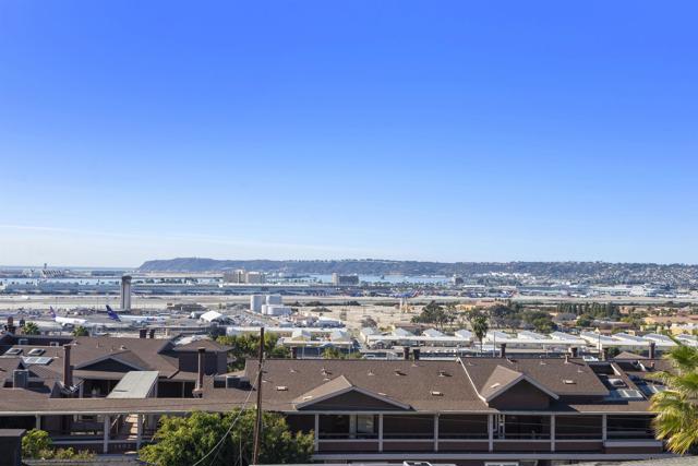 1785 Linwood St, San Diego, California 92110, 2 Bedrooms Bedrooms, ,2 BathroomsBathrooms,Condominium,For Sale,Linwood St,250001276SD