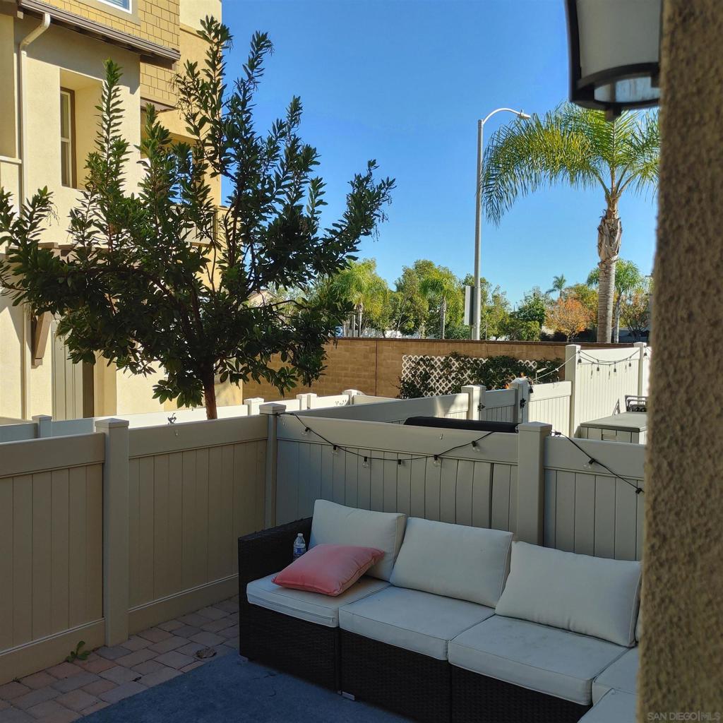 MLS #220029572SD img 3