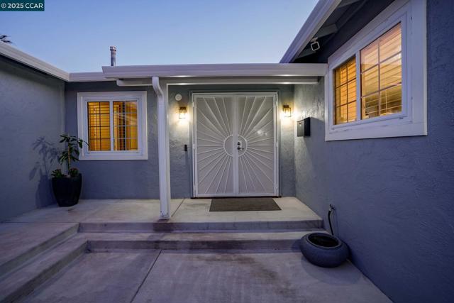 3979 Beechwood Court, Concord CA: https://media.crmls.org/mediaz/02b30e01-6122-45f4-91e5-f91c1d7d4713.jpg