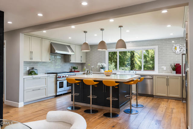 Detail Gallery Image 21 of 73 For 3643 Hampstead Rd, Glendale,  CA 91206 - 8 Beds | 6 Baths