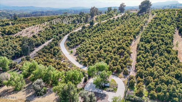 8445 Roseland Avenue, Moorpark CA: https://media.crmls.org/mediaz/02b34e4c-6975-4412-89eb-2c10f68c687b.jpg