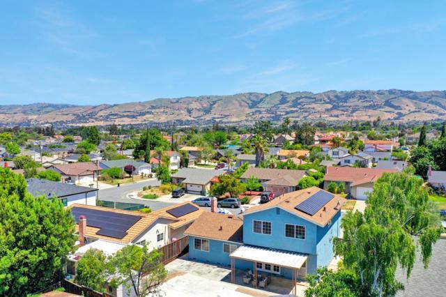 3517 Dahill Court, San Jose CA: https://media.crmls.org/mediaz/02b3b381-925c-44b0-b3b5-a37db5a00f23.jpg