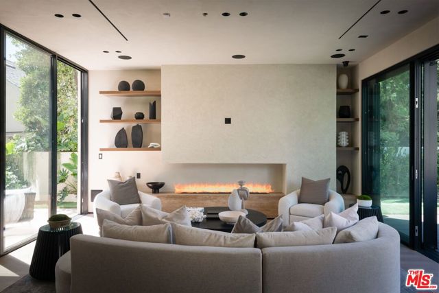 13221 Hesby Street, Sherman Oaks CA: https://media.crmls.org/mediaz/02b40d98-7bec-4442-9725-941e52c94216.jpg
