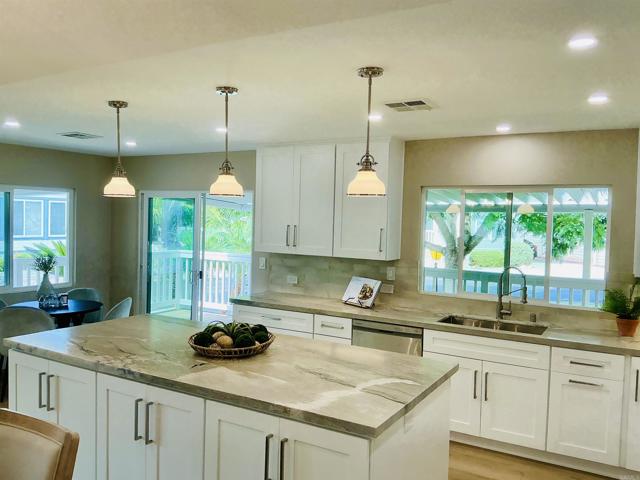 3445 Don Ortega Drive, Carlsbad CA: https://media.crmls.org/mediaz/02b4dea2-2690-472d-80fc-4858ecb6151b.jpg