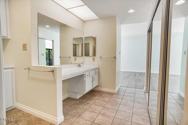 Detail Gallery Image 13 of 15 For 601 N Kenwood St #207,  Glendale,  CA 91206 - 2 Beds | 2 Baths