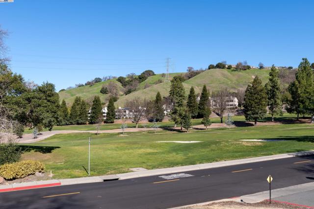 1141 PTARMIGAN DR, Walnut Creek CA: https://media.crmls.org/mediaz/02b540bc-8735-4066-81ff-d9584fd42952.jpg