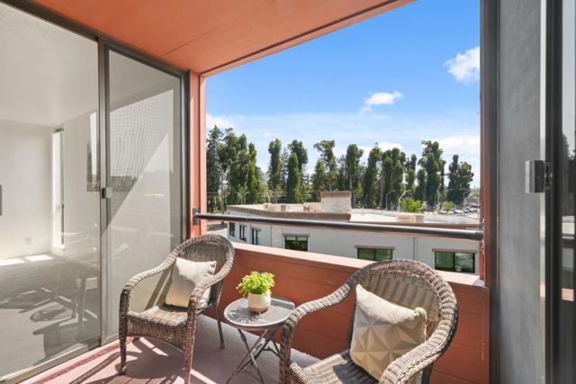 1210 Bellevue Avenue, Burlingame CA: https://media.crmls.org/mediaz/02b56a4d-1786-498c-85fc-4cc3c5de1bbf.jpg
