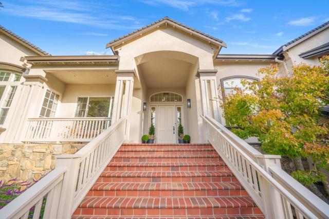 2360 Sunflower Circle, Gilroy CA: https://media.crmls.org/mediaz/02b5cbaf-d560-4c7e-ad5f-329c9af583af.jpg