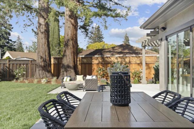 1303 American Way, Menlo Park CA: https://media.crmls.org/mediaz/02b63734-c7f7-428e-9978-0719d0ca09ff.jpg