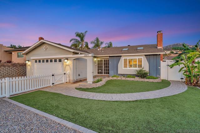 13573 Paseo Del Mar, El Cajon CA: https://media.crmls.org/mediaz/02b68498-2070-42d3-b13b-785d88f12a73.jpg