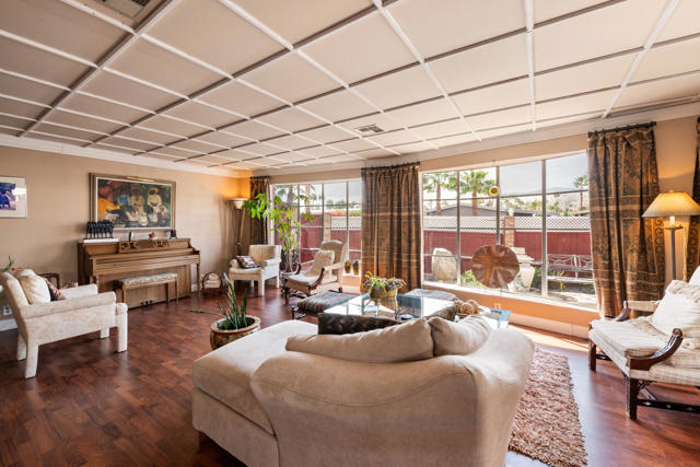 18 Calle De Las Nubes, Palm Springs CA: https://media.crmls.org/mediaz/02b704e6-3c8e-4688-bb03-e127922b88e6.jpg