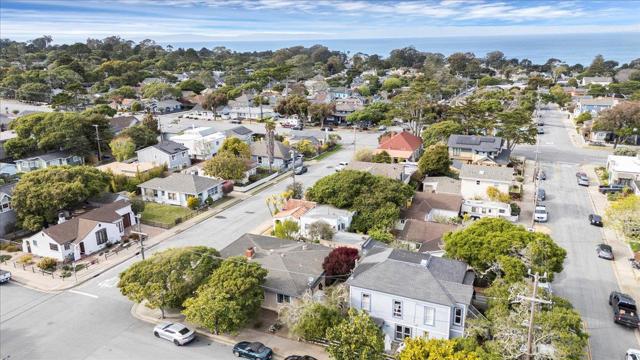 728 Spruce Avenue, Pacific Grove CA: https://media.crmls.org/mediaz/02b737f7-6155-4b56-bf95-6e5344897341.jpg