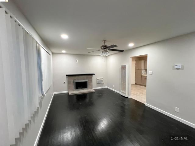 2881 CLEARLAND CIR., Pittsburg CA: https://media.crmls.org/mediaz/02b74d45-5319-4157-8dd6-abfd9a8ef6ea.jpg