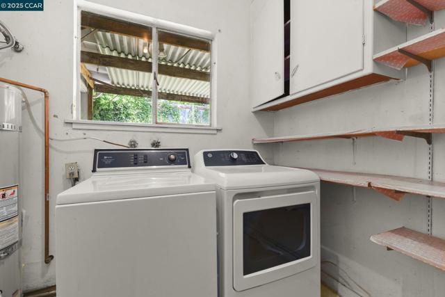 305 Overhill Rd, Orinda CA: https://media.crmls.org/mediaz/02b7cfac-63ed-4f9c-8b67-3be02b4196b3.jpg